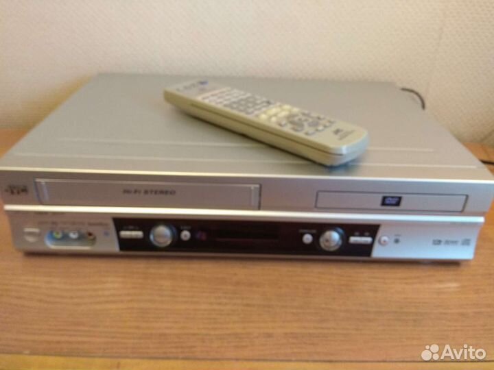 Combo VHS & DVD JVC HR-XV2 Hi-Fi Stereo