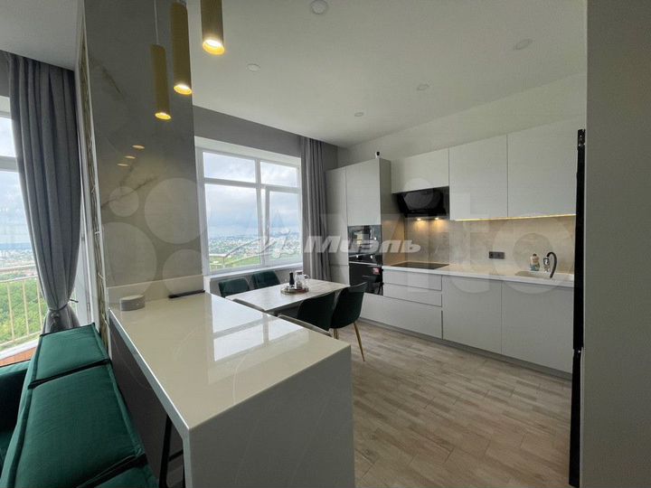 3-к. квартира, 100 м², 9/10 эт.