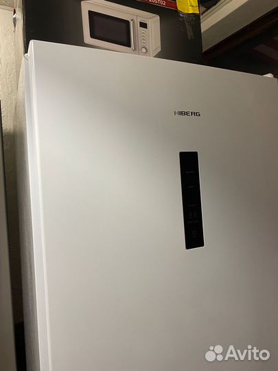 Холодильник hiberg RFC-330D NFW белый