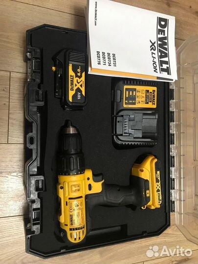 Аккумуляторная ударная дрель-шуруповерт dewalt 18В