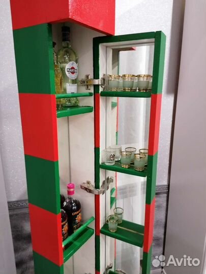 Пограничный столб-бар