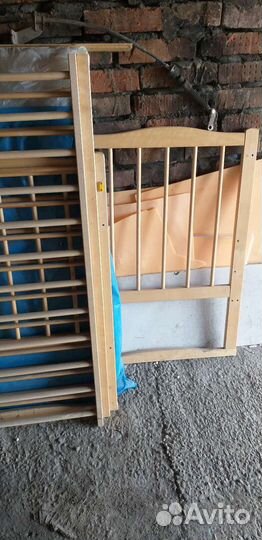 Детская кроватка