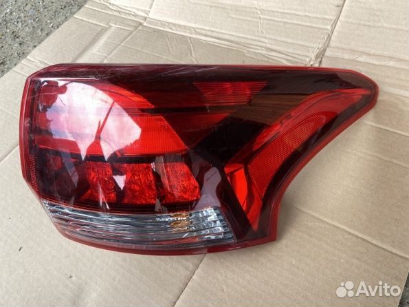 Mitsubishi Outlander III GF Фонарь задний в крыло