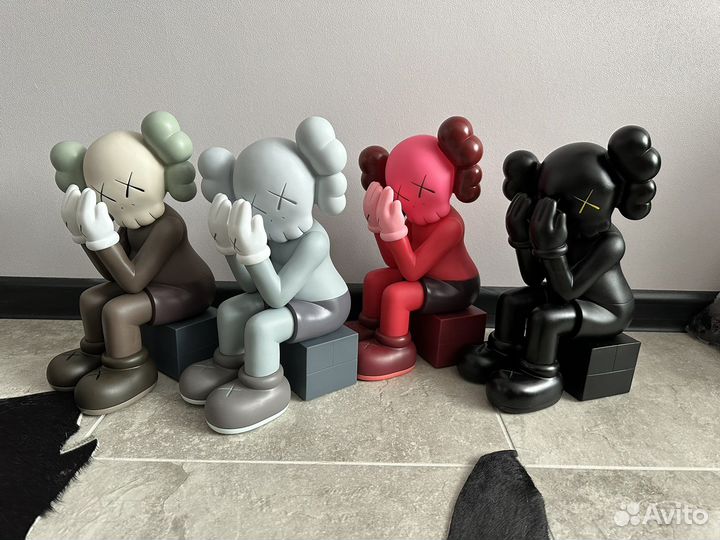Фигурка Kaws