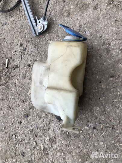 Бочек омывателя Шкода октавия тур