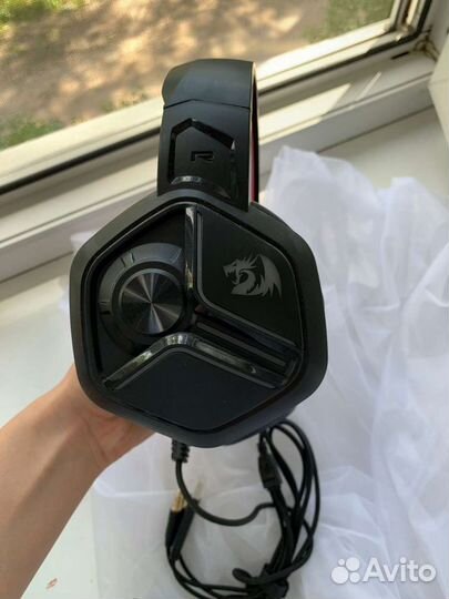 Игровая стерео-гарнитура с подсветкой