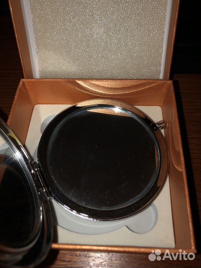 Зеркало карманное