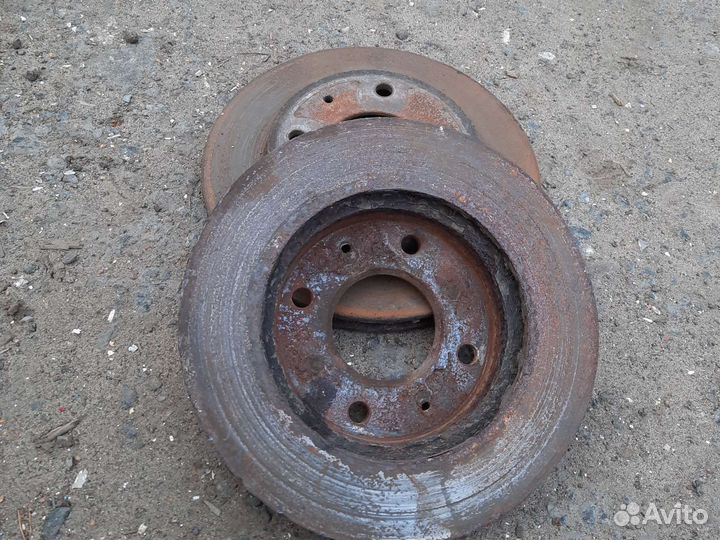 Передний тормозной диск Mitsubishi space star