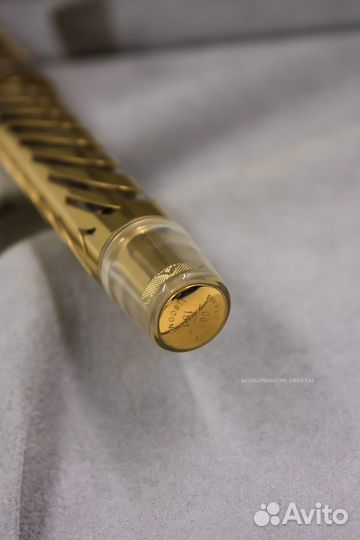 Золотая перьевая ручка Visconti Gold Ripple