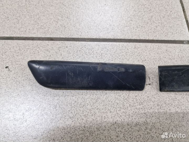 Молдинги передних крыльев верхние на Audi 80 B4