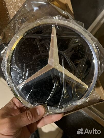 Эмблема решетки радиатора Mercedes w204 w447