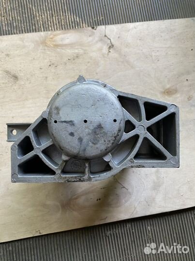 Подушка двигателя audi 100 c4 правая