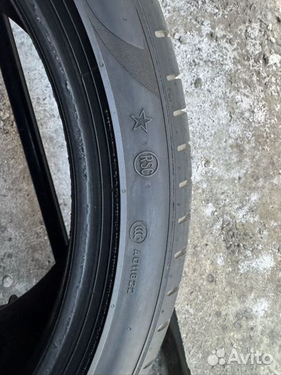 Pirelli P Zero PZ4 275/35 R20 102Y
