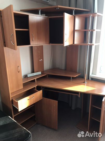 Компьютерный стол, рабочий стол