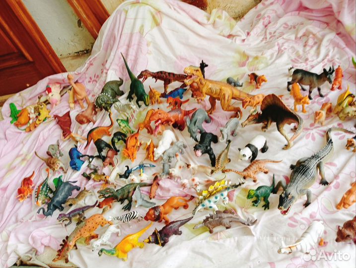 Игрушки динозавры, животные