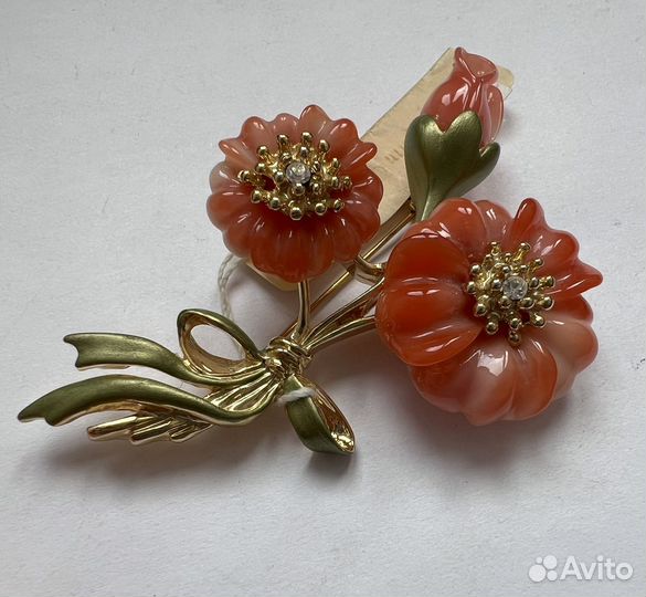 Красивая брошь абсолютно новая бижутерия