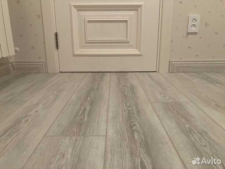 Установщик плинтусов