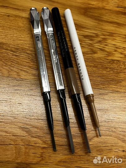 Карандаши для бровей Benefit