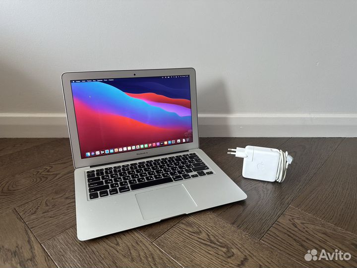 Apple MacBook Air 13 2013 4/128 - Новый АКБ