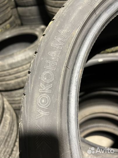 Yokohama Advan Sport V102 265/35 R20