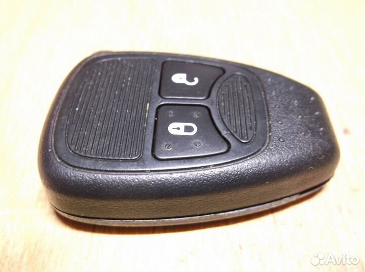 Chrysler / Jeep 2 Button Remote ke P/N 68060256 AA