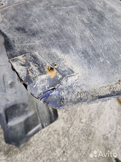 Подкрылок передний левый Мерива