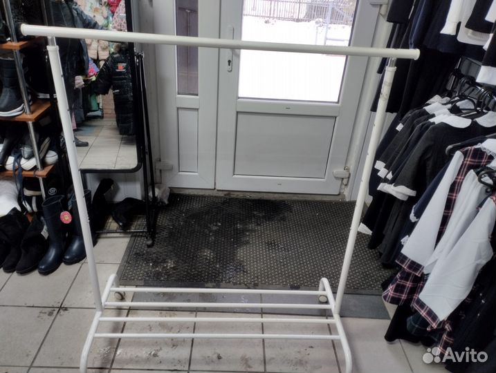 Продам стойки под одежду
