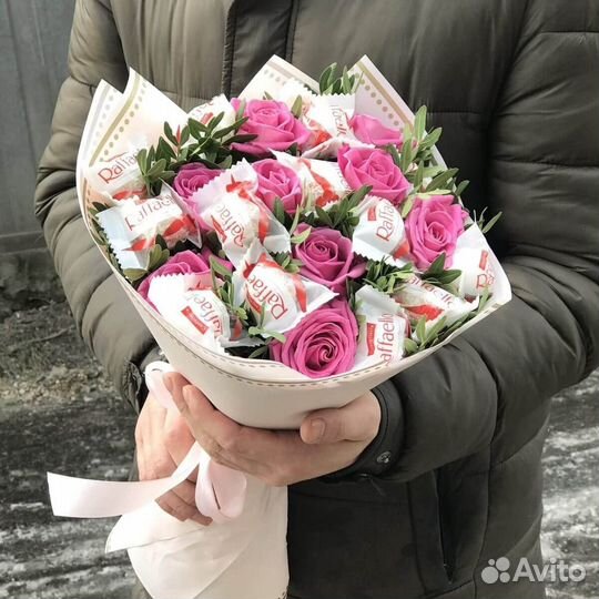 Букет из роз и конфет