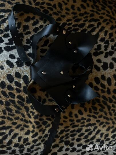 Кожаная маска кошки