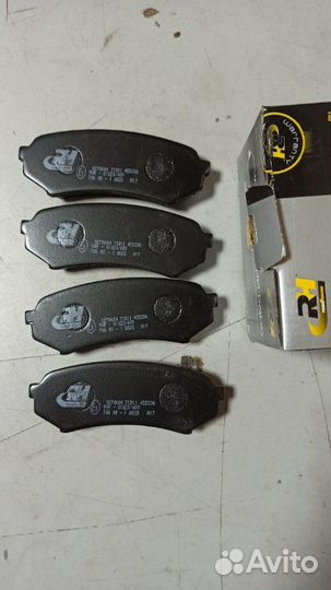 Тормозные колодки заднее Toyota Land Cruiser 100