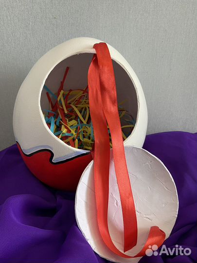 Большой киндер сюрприз