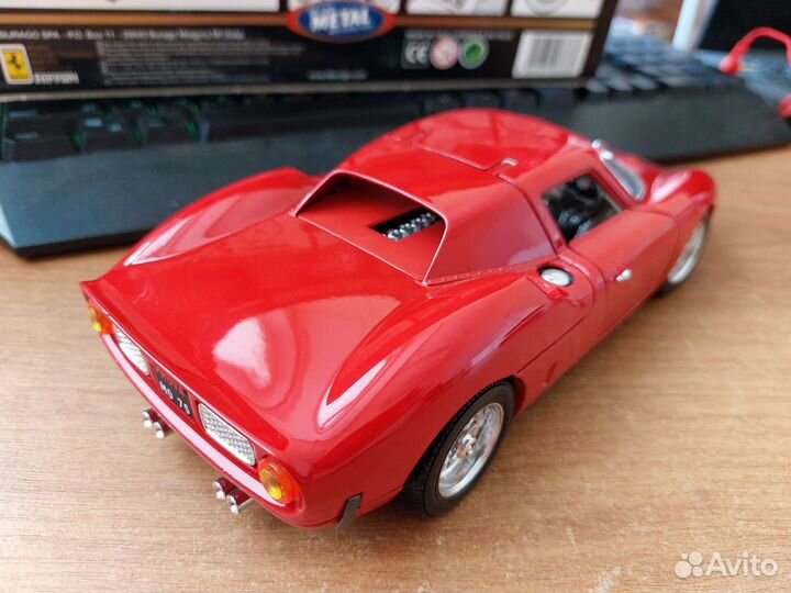 Коллекционная модель Ferrari 250 1:18