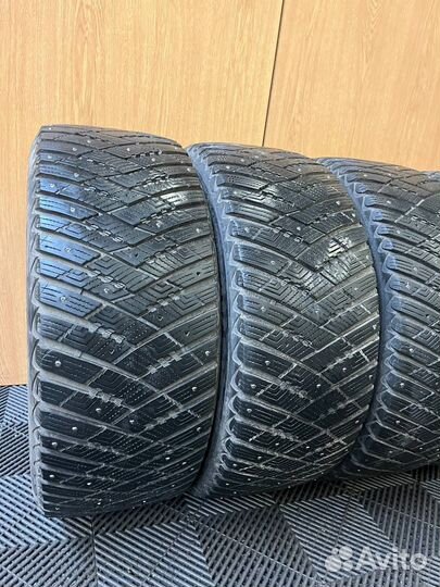 Goodyear UltraGrip Ice Arctic SUV 265/50 R20 111T