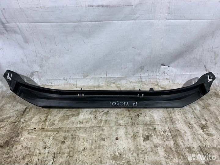 Наполнитель переднего бампера Toyota Land Cruiser