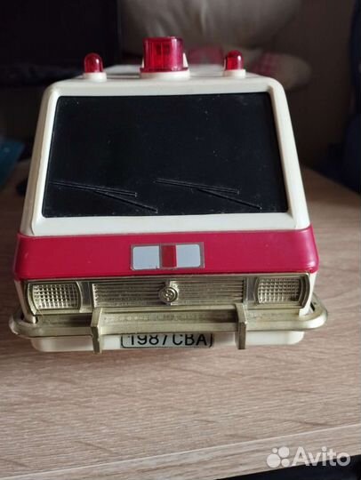 Игрушка скорая помощь СССР