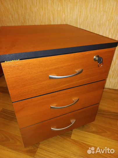 Тумба офисная с ящиками