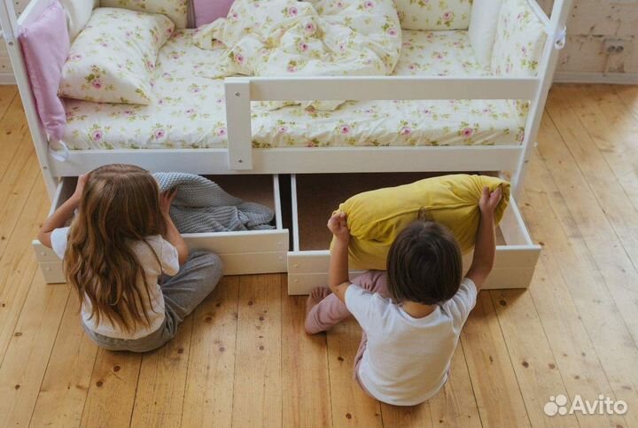 Кровать домик с ящиками