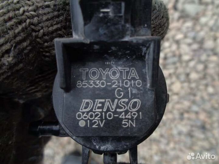 Мотор бачка омывателя передний Toyota Vitz KSP130