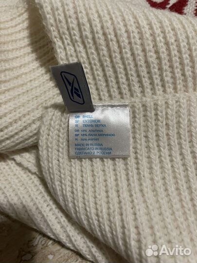 Reebok комплект две шапки и шарф