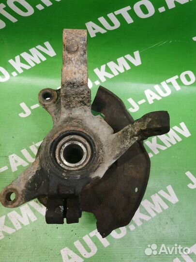 Кулак поворотный правый Mazda Xedos 6