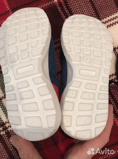 Кроссовки детские новые