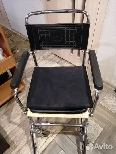 Инвалидное кресло с туалетом