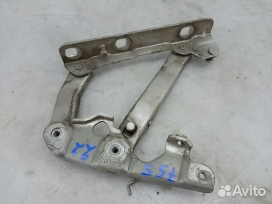 Петля капота mercedes benz CLS C219 (75S22D501)