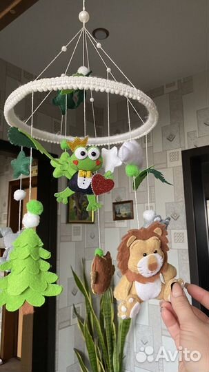 Мобиль на кроватку из фетра