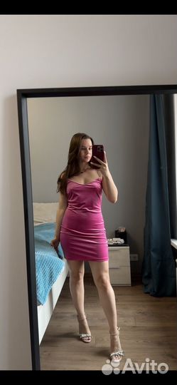 Розовое бархатное платье Mango