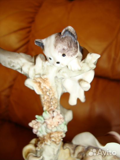 Статуэтка G Armani Каподимонте Девочка с котенком