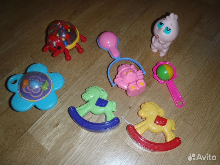 Много фирменных игрушек от 0-1года
