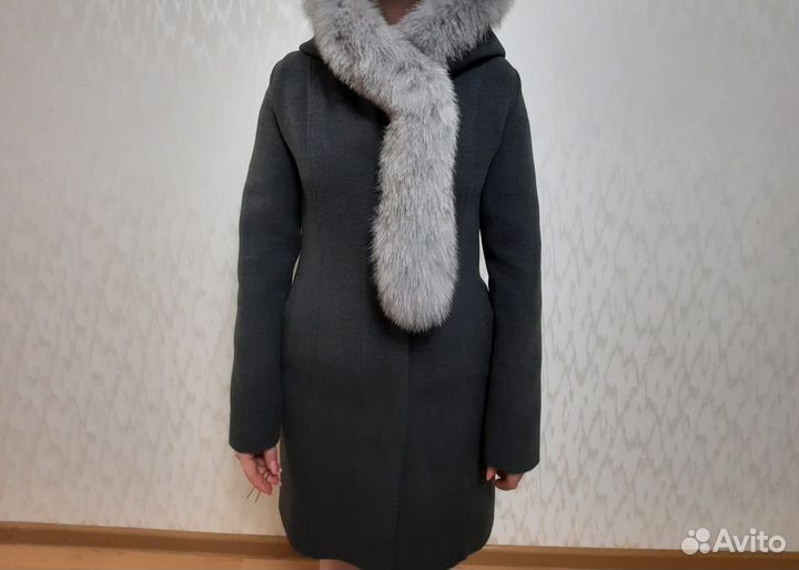 Зимнее драповое пальто с натуральным воротником