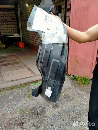 Подкрылок передний правый Hyundai Getz