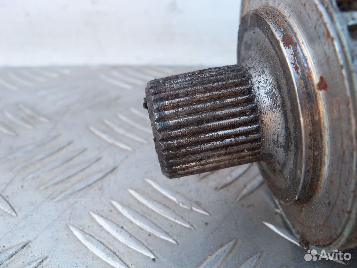 Полуось передняя левая Audi A4 B5 1.8 ADR 1996г